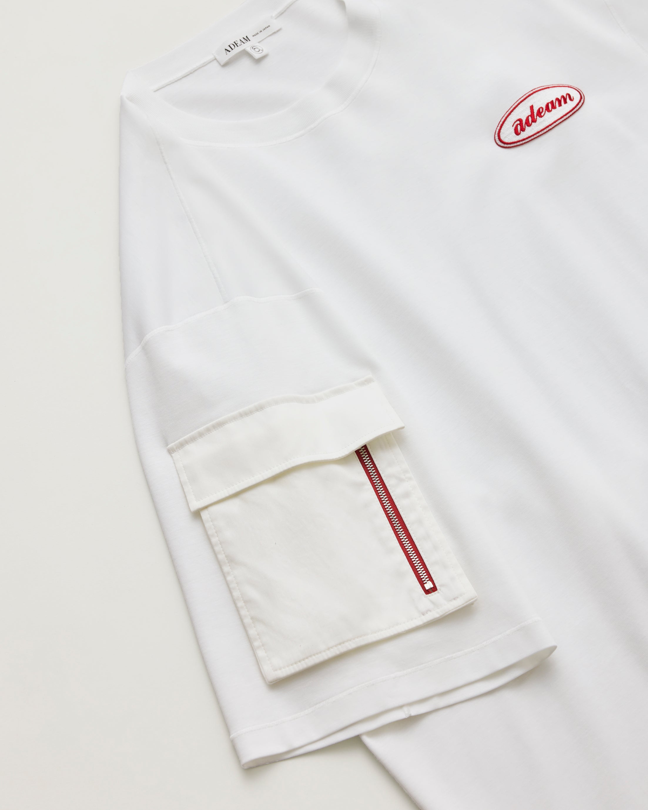ホワイト レトロ ロゴ Tシャツ: additional content image block 2
