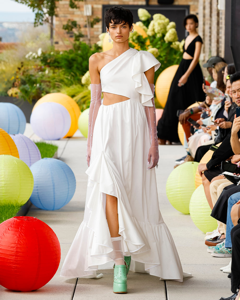 White Odori Midi Dress: additional content image block 4